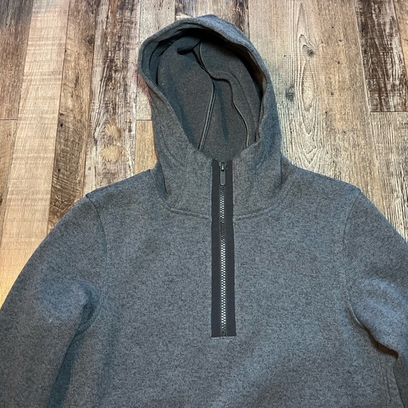 Lululemon Its Fleecing Cold Pullover in Heathered Black Women’s Size 6 - Picture 4 of 9